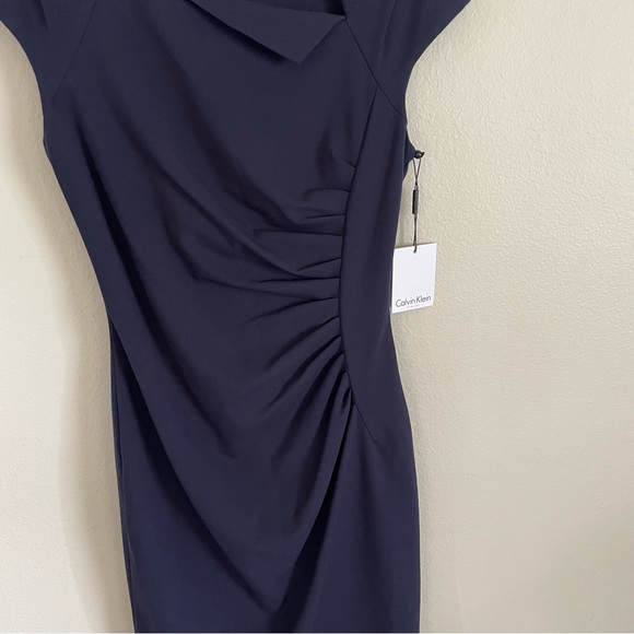 Calvin Klein Sheath Dress Gathered Side Detail Navy Size 2 NWT - Picture 9 of 11